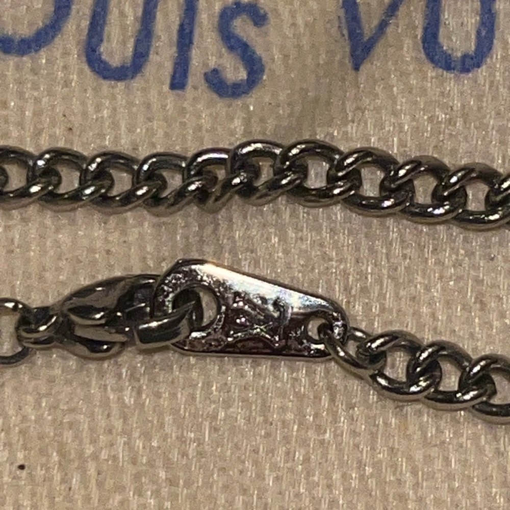 LV Razor Necklace - Picture 3 of 4